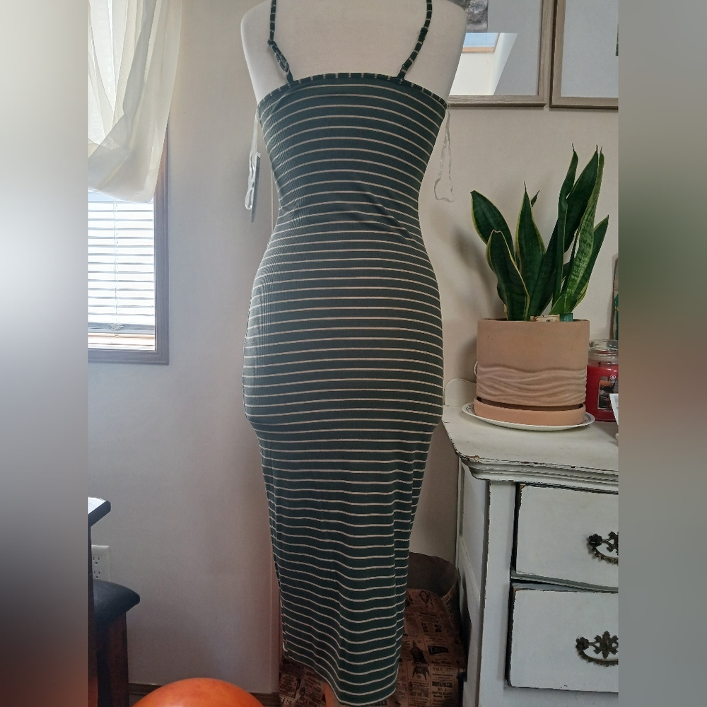 NWT No Boundaries Green And Tan Striped Midi Dress Size Medium - Picture 6 of 8
